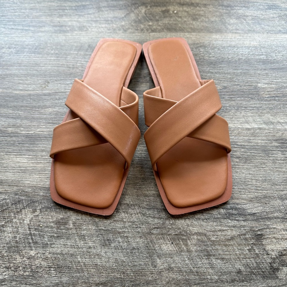 Elegant Tan Women's Slide Sandals
